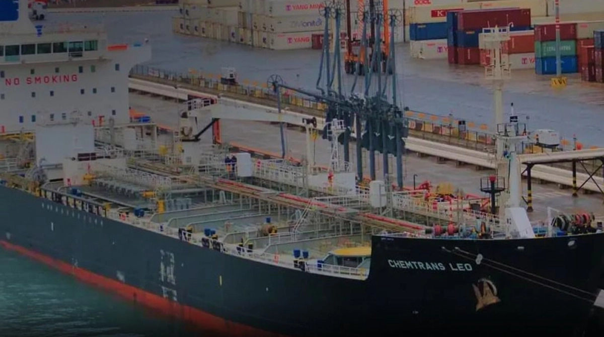 ВМС уразили підсанкційний танкер у Чорному морі