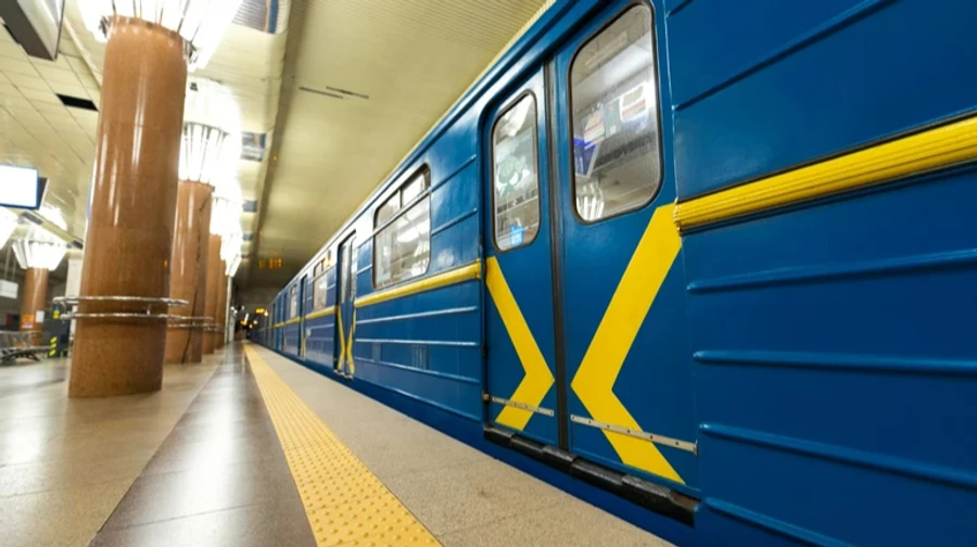 Прем’єр доручив забезпечити належну роботу метро через транспортний колапс в Києві