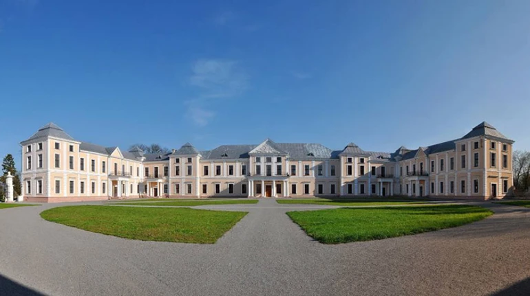 Был ли украинский Лувр? Какие шедевры хранились во дворцах на территории Украины и почему это имеет значение