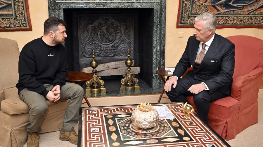 Зеленский передал королю Бельгии обломок сбитого в Украине российского Су-25