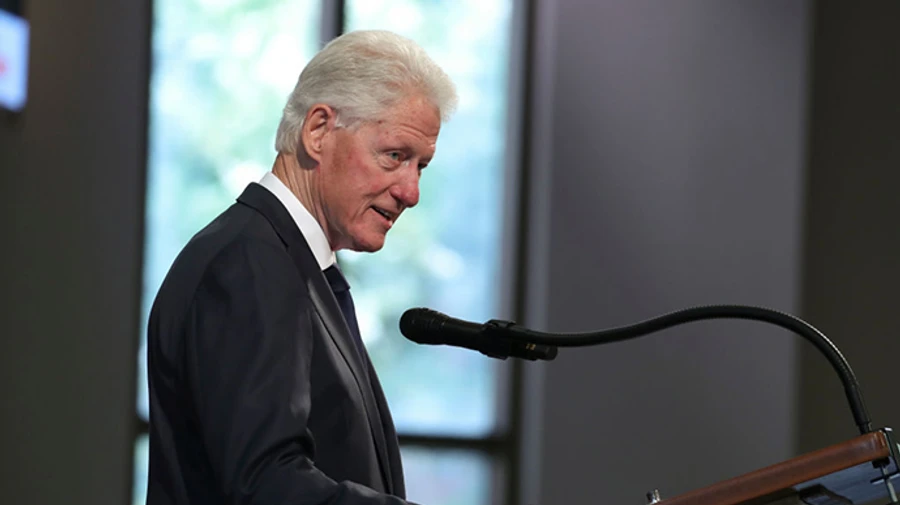 Білла Клінтона виписали з лікарні