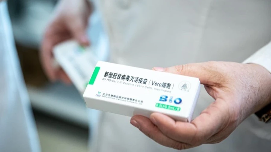 Прем’єр Угорщини щепився від коронавірусу китайською вакциною