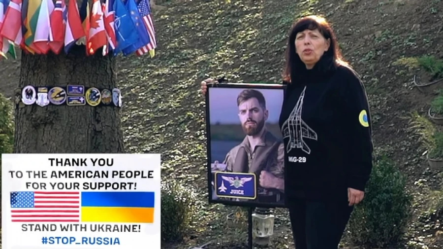 Mother of fallen Ukrainian pilot Juice thanks US for providing F-16s jets – video
