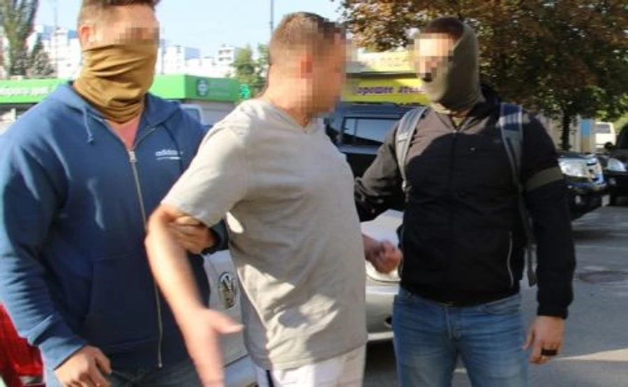 Правоохоронці стежили за бізнесменами за гроші – СБУ