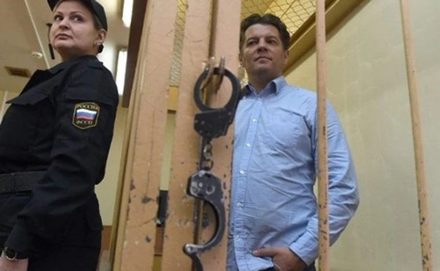 Еще трех украинцев, вероятно, перевели в СИЗО к морякам. Среди них Сущенко