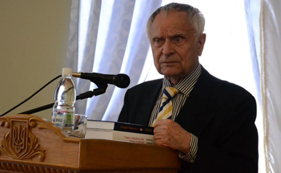 ОПОРА: Агітацію Павличка за Порошенка оплатили з виборчого фонду