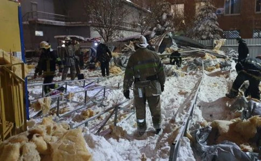 У Харкові обвалилася конструкція торгового павільйону, є постраждалі