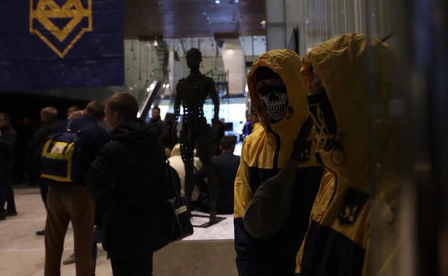 Націоналісти взяли вертолітний майданчик Януковича під свій контроль