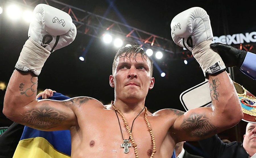 Усик переміг Хука у 10 раунді