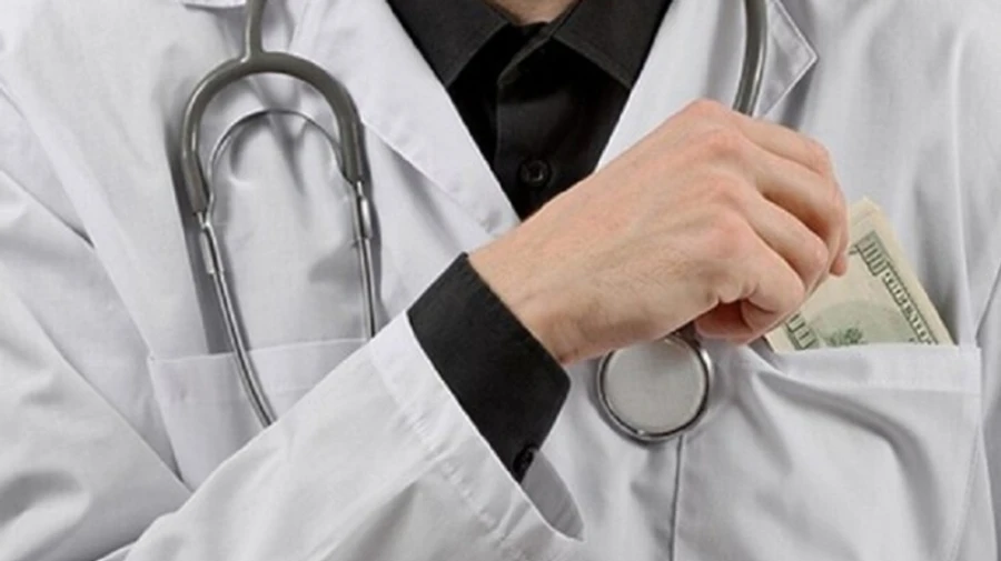 Источник УП сообщил о разоблаченной схеме хищения в Минздраве и обысках: Министерство отрицает