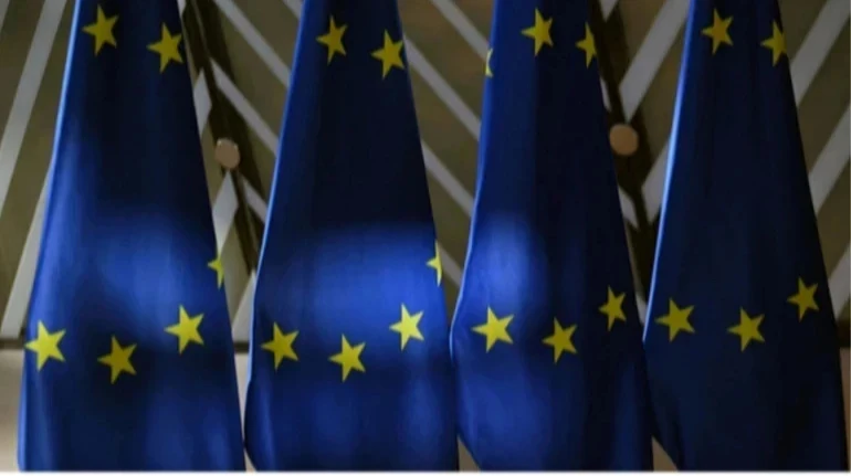 ЄС закликає Трампа дотримуватися санкцій проти російської нафти