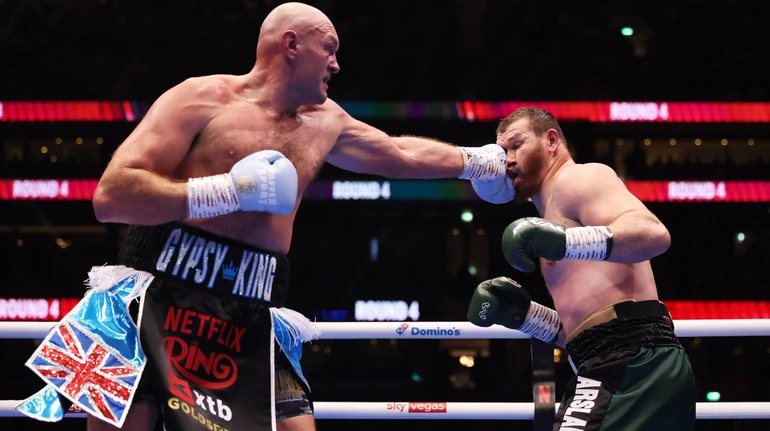 Король повернувся: Ф'юрі брутально вирубав світло росіянину Махмудову