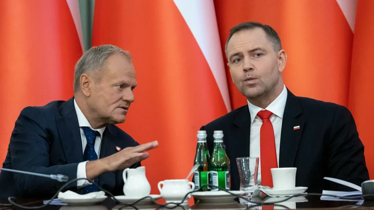 Туск проти Годзилли: куди заведе Польщу війна за Конституційний суд