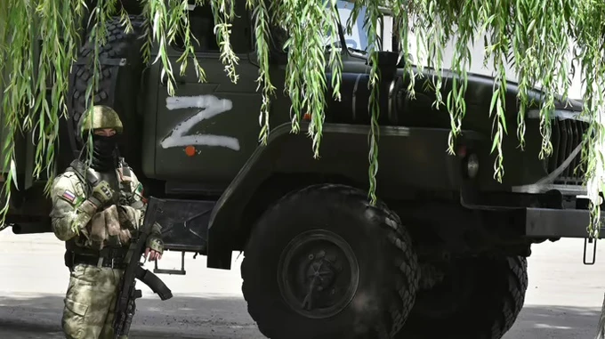 Russians put civilians in occupied territories under pressure and rob them