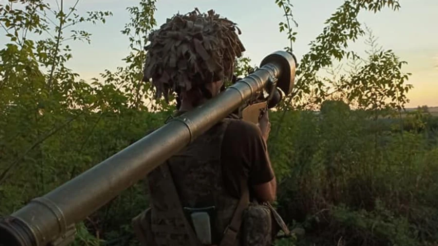 Sicheslav paratroopers once again hunt down a Russian Alligator helicopter with the Igla