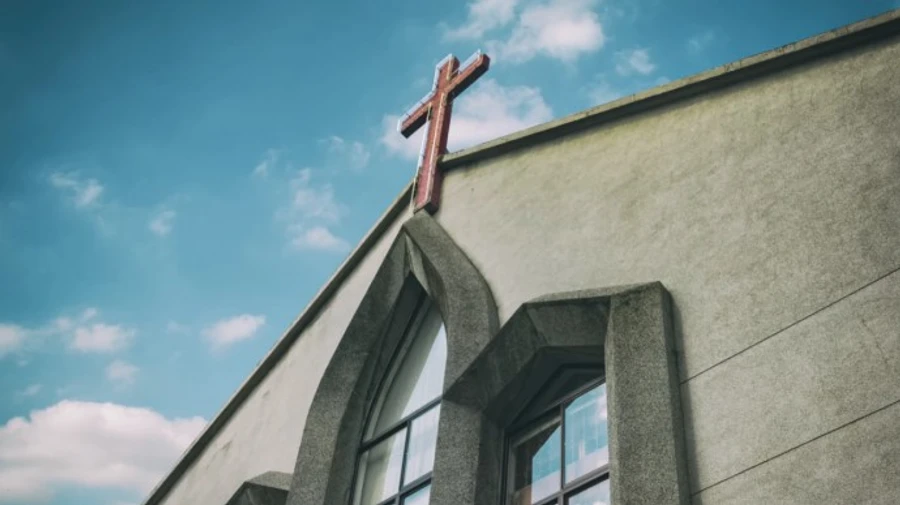 Во Франции за 70 лет 216 тысяч человек стали жертвами сексуального насилия духовенства - отчет