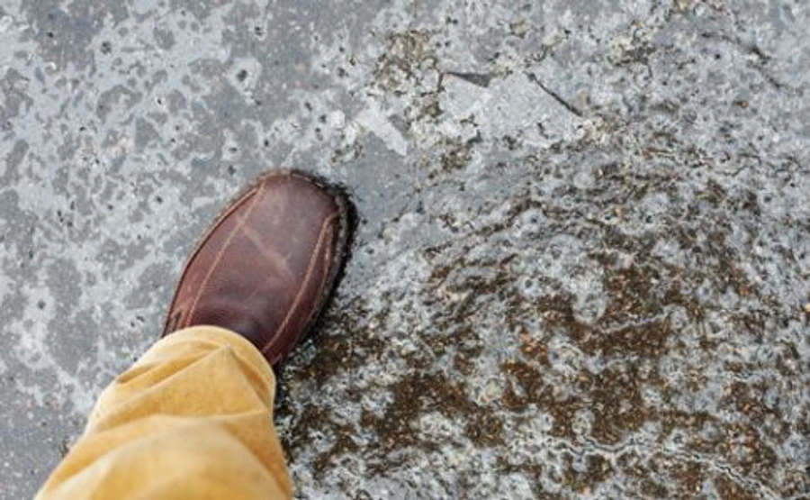 Четверг будет с гололедом, мокрым снегом и перепадом давления