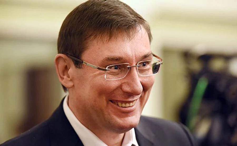 Зарплата Луценко выросла до 172 тысяч