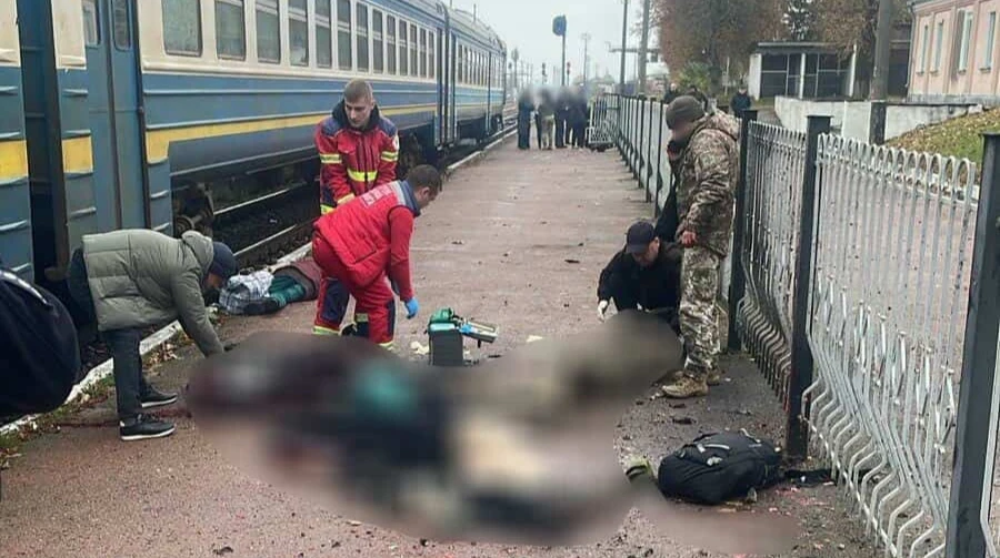 Чоловік підірвав вибухівку біля потяга на Житомирщині під час перевірки документів: 4 загиблих