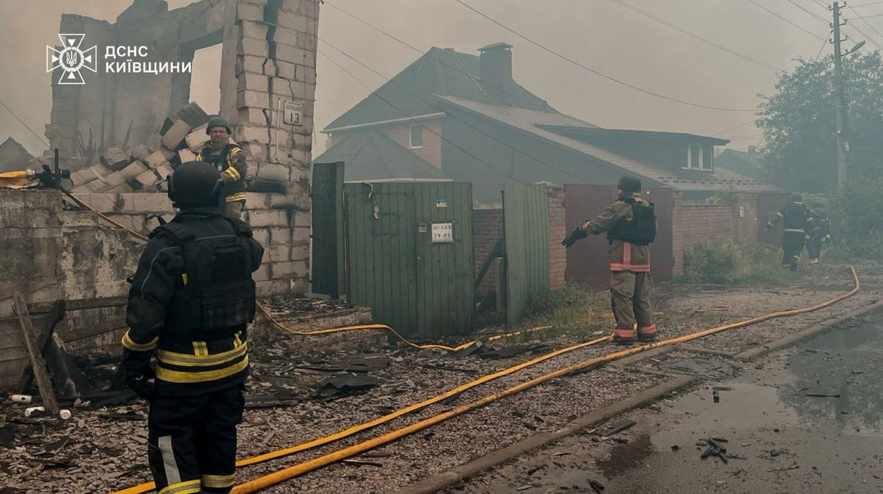 У Вишневому через атаку РФ загинули 3 людини, евакуювали з півтисячі громадян