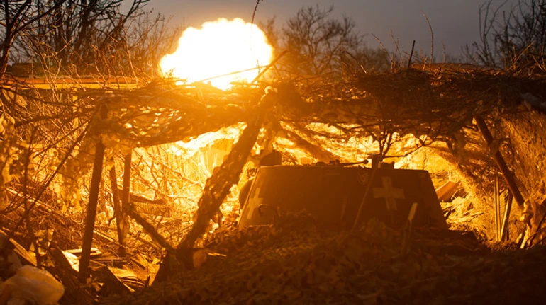 Які снаряди приходять, ті й стріляємо. Немає снарядів – ідемо в піхоту. Оборона Новомихайлівки – в репортажі УП