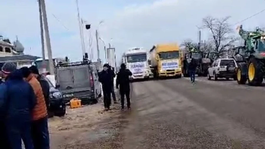 Румунські фермери блокують вантажівки у двох пунктах пропуску з Україною