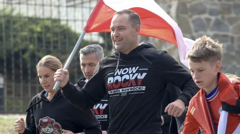 Боксер, історик та критик України: чи має Кароль Навроцький шанси стати президентом Польщі