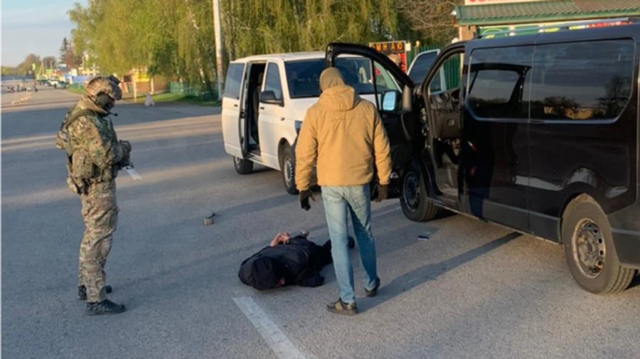 Платил налоги боевикам: СБУ разоблачила перевозчика из ОРДЛО