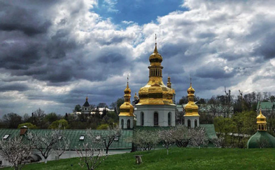 В Киеве рекордное количество больных COVID-19 за сутки, в Лавре еще 63 случая