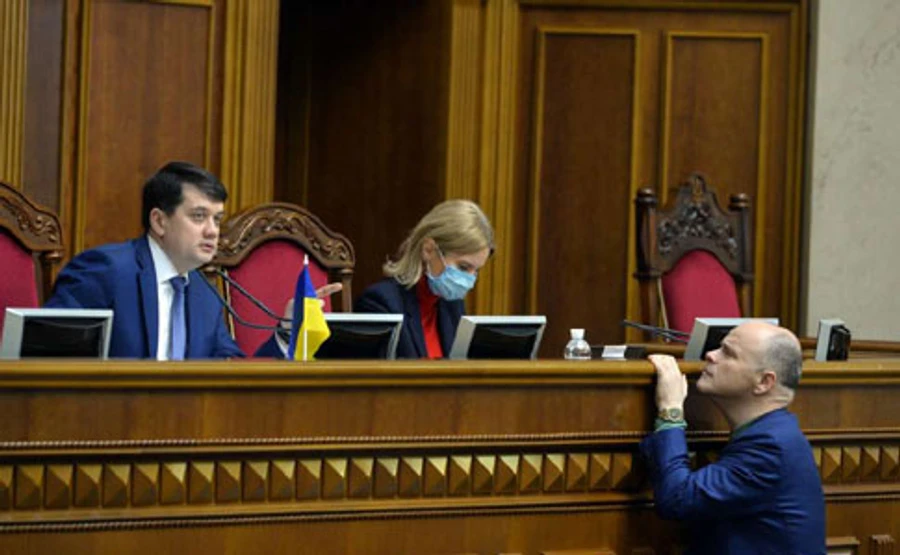 Введення надзвичайного стану можуть розглянути у вівторок, рішення за Зеленським