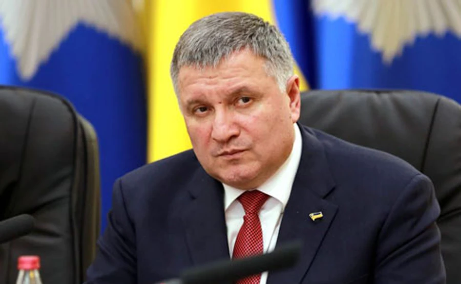 Аваков просить нардепів допомогти реалізувати тонни наркотиків