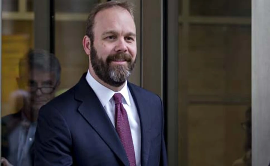 З екс-помічника Манафорта збираються зняти обвинувачення