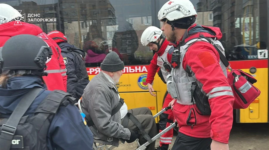 Росіяни вранці вдарили по Запоріжжю: пошкодили будинок