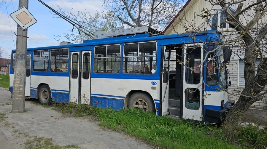 Россияне атаковали маршрутку и троллейбус в Херсоне, водитель троллейбуса умер