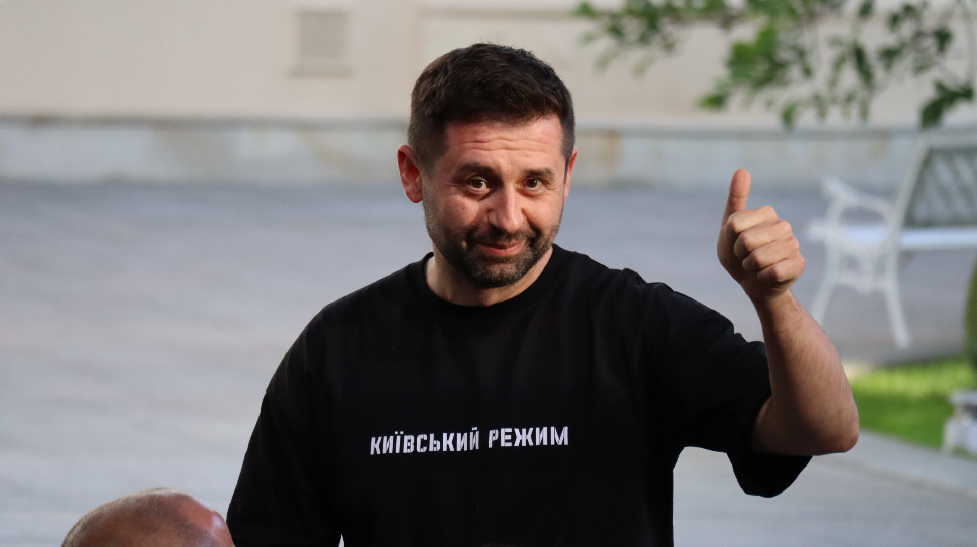 Арахамія назвав свою стратегію досягнення миру – "поговорити з кожним з оточення Путіна"
