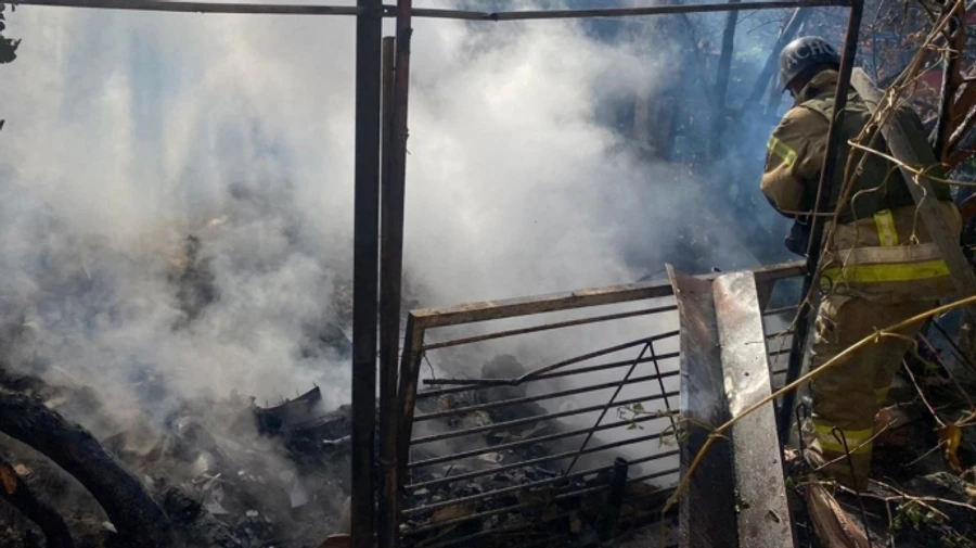 Russians target Nikopol district, injuring 2 people – photos