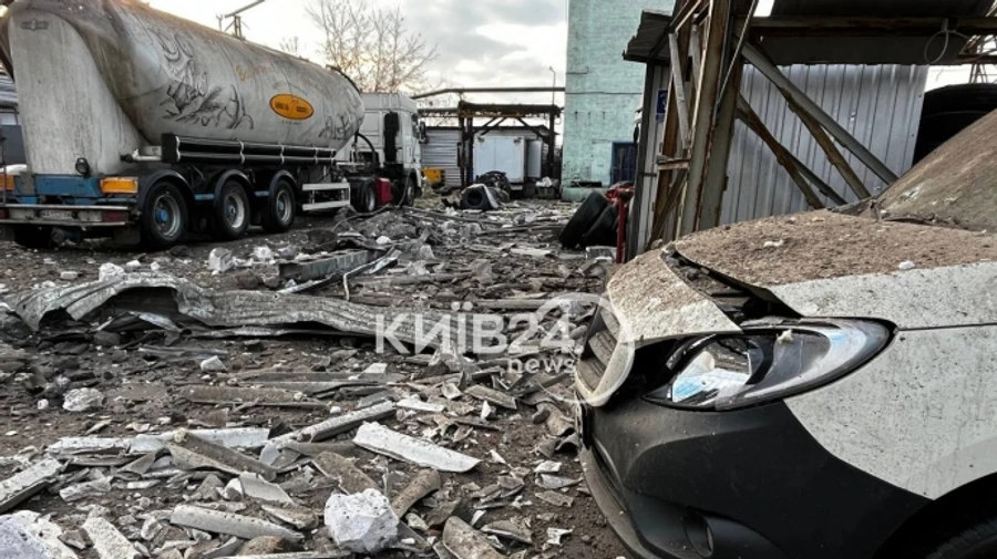 Russian missile wreckage damages kindergarten, house and cars in Kyiv, injuring people – photo, video