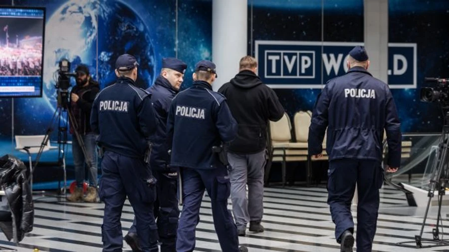 Новое правительство Польши уволило руководство госСМИ, один канал прекратил вещание
