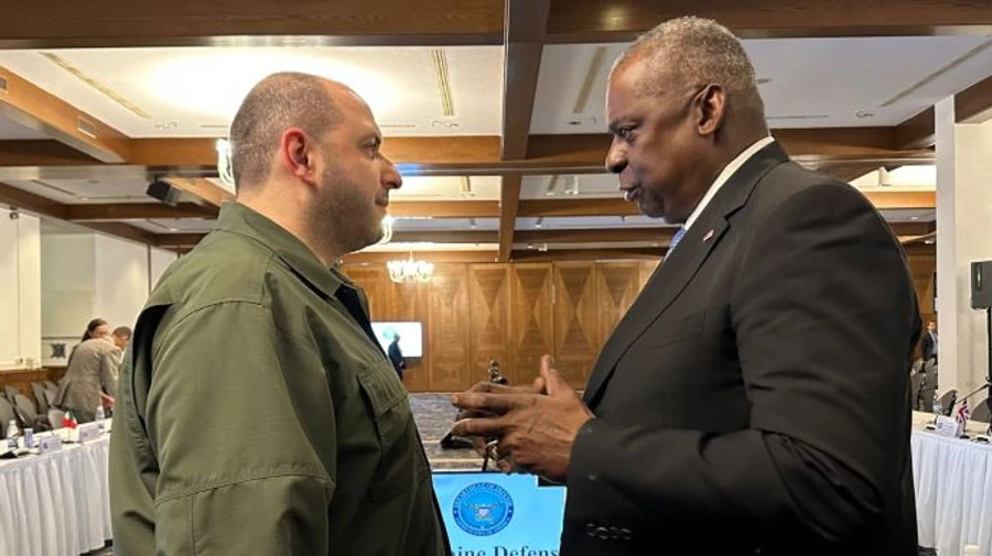 US Secretary of Defense talks to Ukraine's Defence Minister about Russian missile and drone strikes on Ukraine