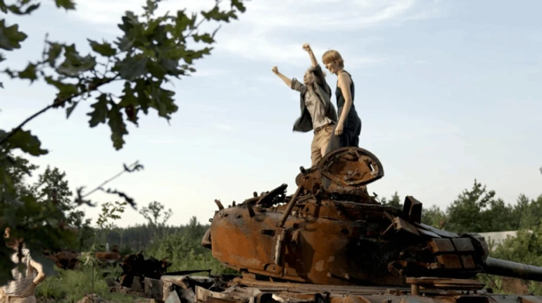 Фільм Дві сестри – подорож українськими кліше з польського кордону. Рецензія