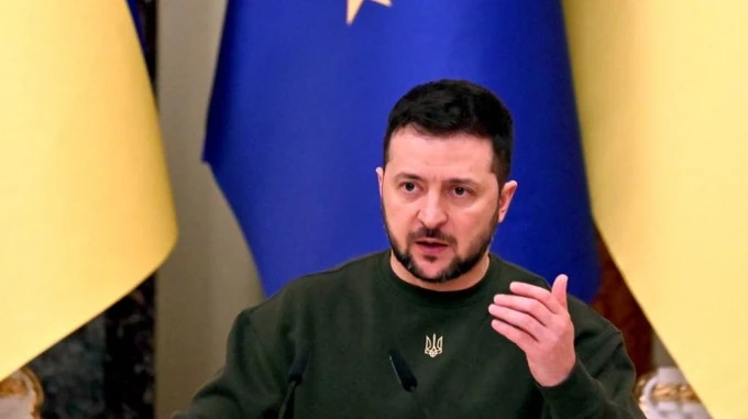 Ukraine needs 300-500 tanks – Zelenskyy
