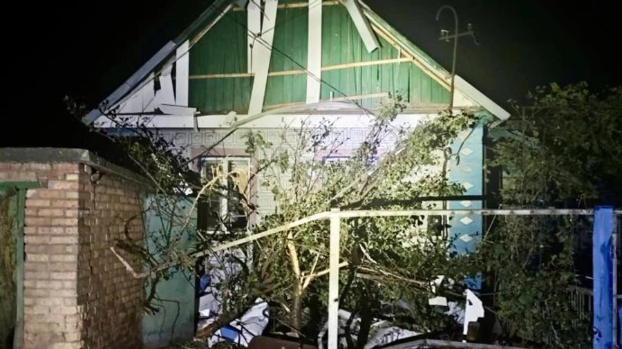 Russians rain fire on Nikopol district all night long