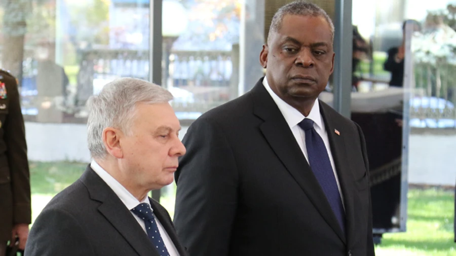 Глава Пентагону у Києві звинуватив Росію в розв'язуванні війни проти України