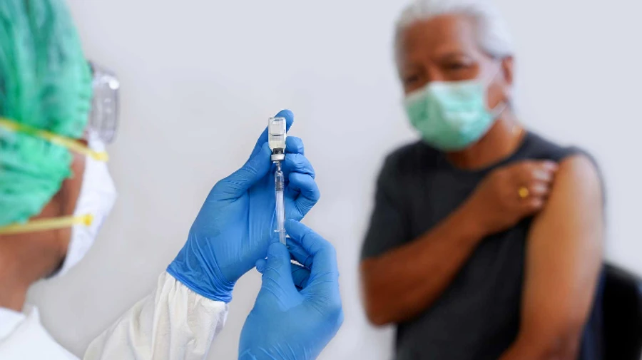 Почти 20% американцев уже получили по дозе вакцины от коронавируса