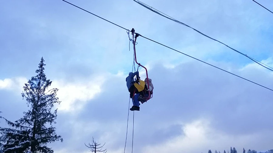 В Славском остановился подъемник с 74 людьми