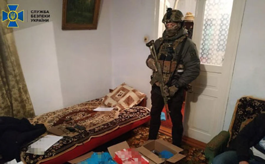 СБУ заблокувала мережу ботоферм: обшуки пройшли в 5 містах