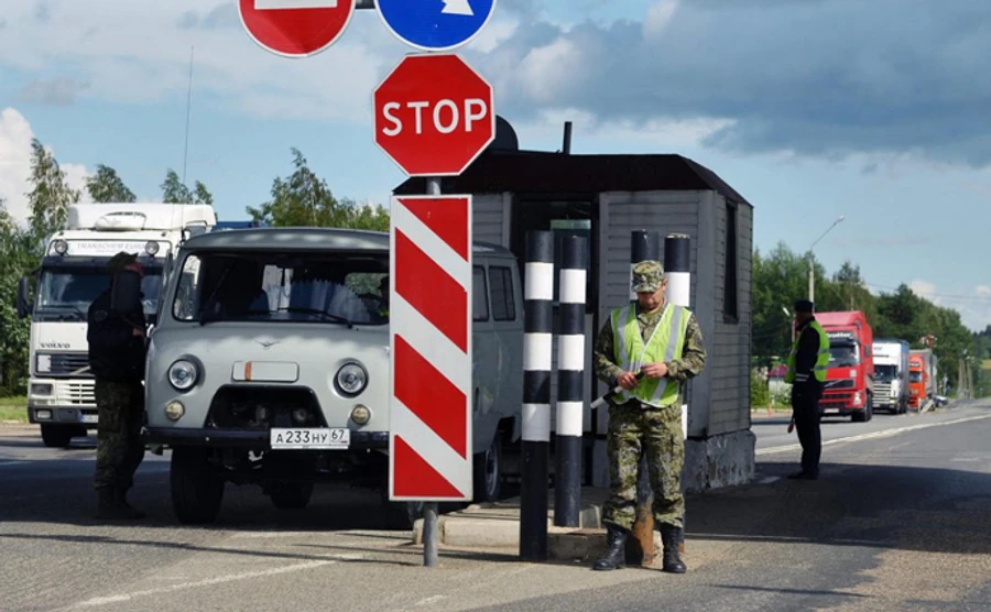 СБУ: Начальник подразделения ГМС может быть причастен к переправке нелегалов в ЕС