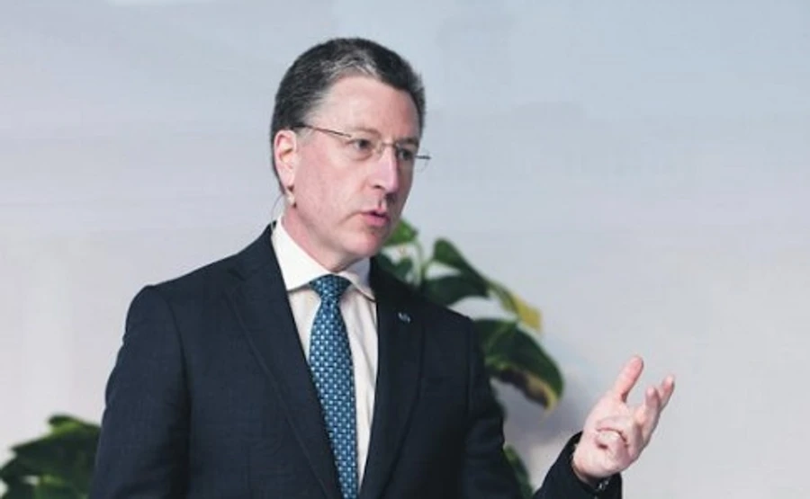 Волкер: РФ намагається заморозити конфлікт на Донбасі