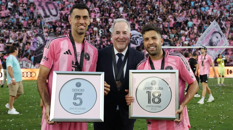 Революція в опорній зоні та телепатичний зв’язок з Лео: світ футболу не забуде Бускетса й Альбу