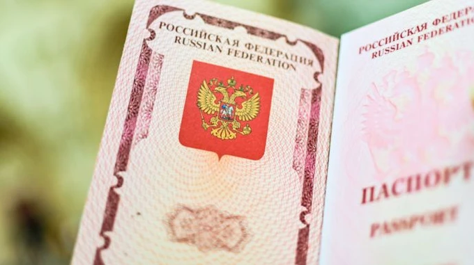 За 4,5 месяца визового режима россиянам выдали 10 виз в Украину
